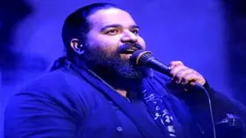 حضور دختر جوان در کنسرت رضا صادقی با سرُم!/ ویدئو
