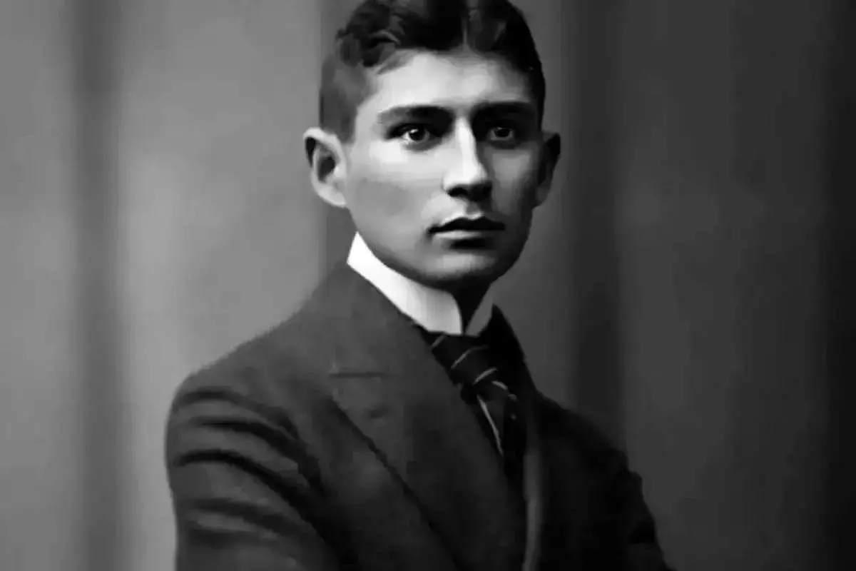 کافکا و حقیقت تلخ: چرا انسان‌ها به «دروغ‌های شیرین» پناه می‌برند؟
