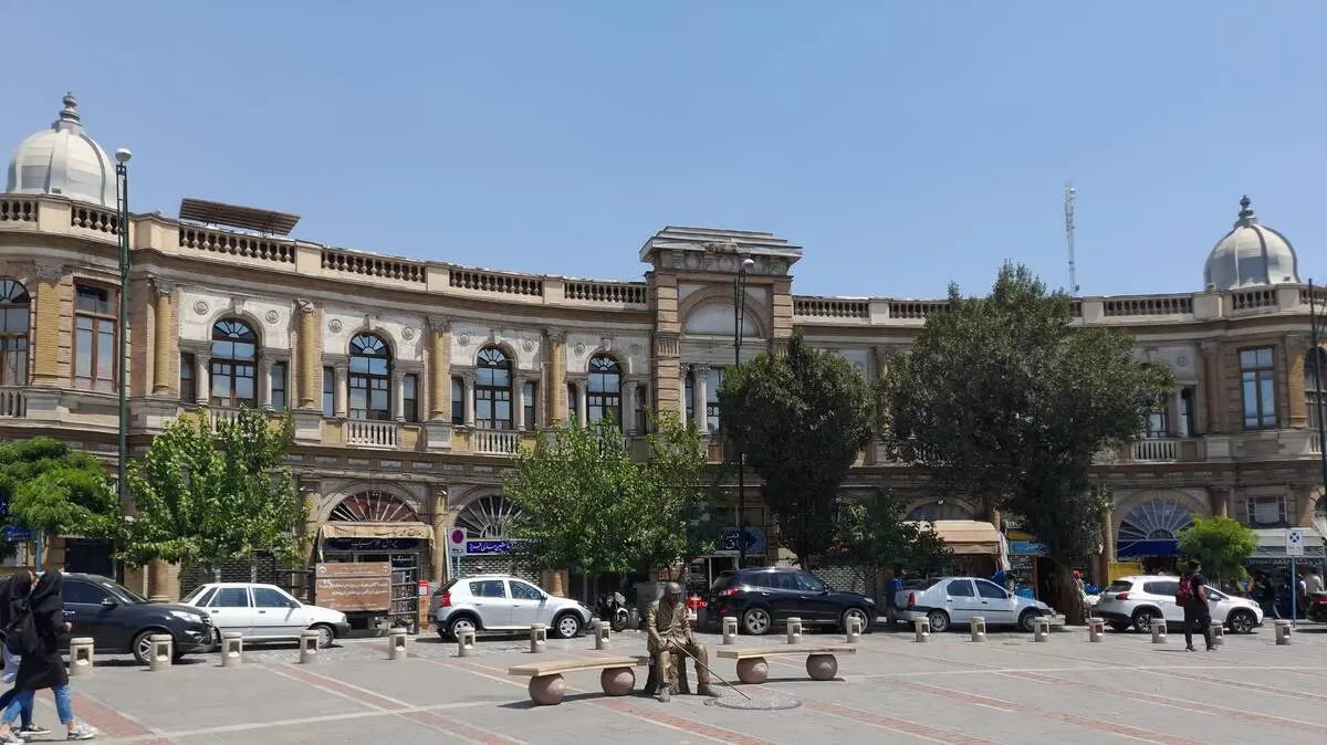 عکس دیدنی از میدان حسن آباد تهران در دهه ۲۰
