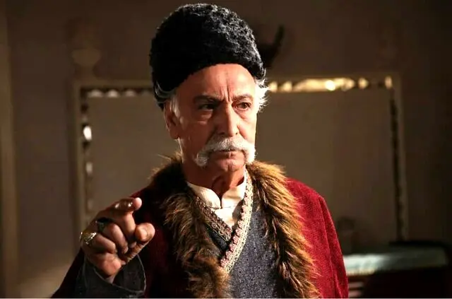 پخش همزمان ۳ سریال تلویزیونی با یک بازیگر!
