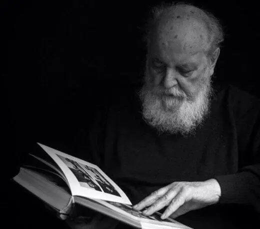 مسعود بهنود: خانواده ابتهاج تحت فشار براندازان برای عدم انتقال پیکر او به ایران