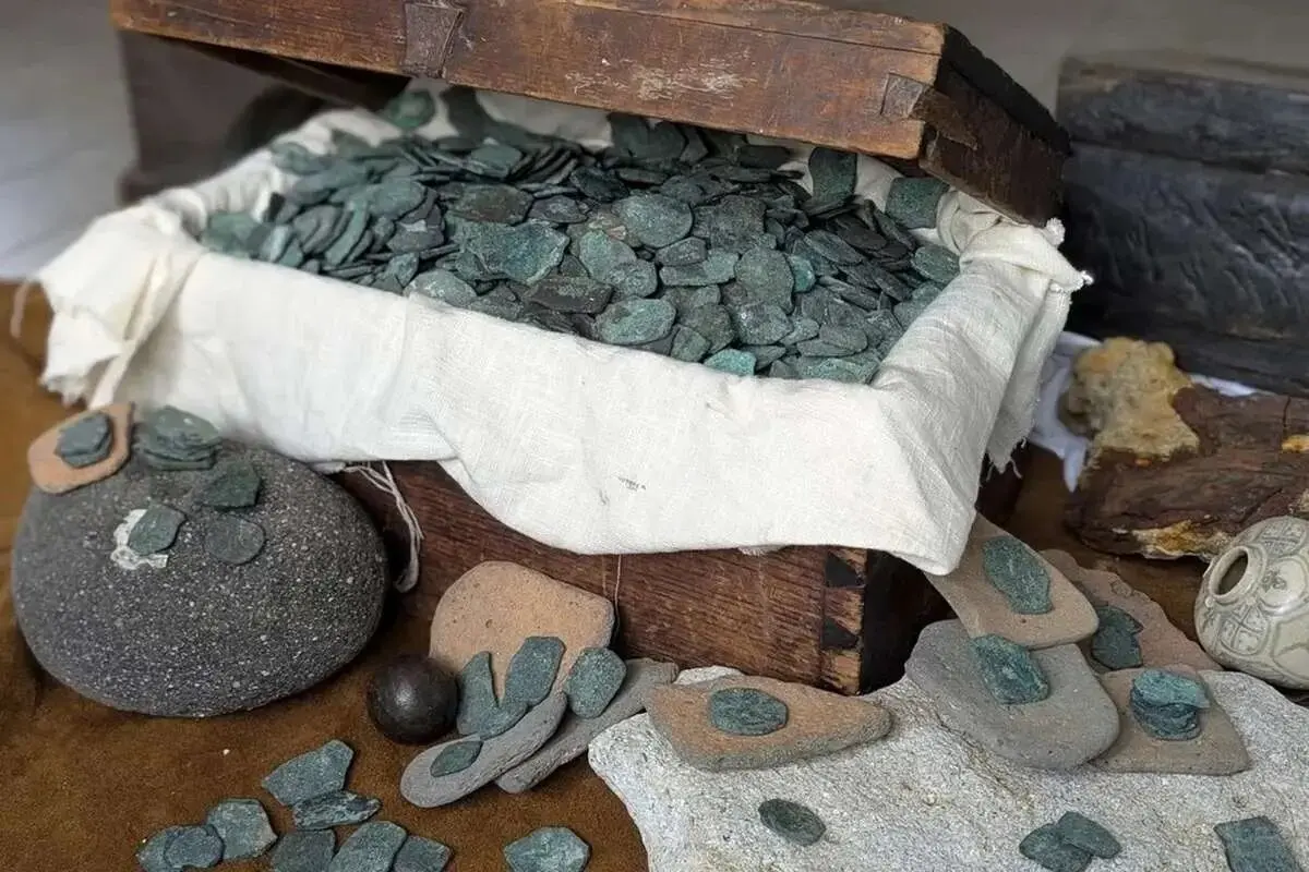 کشف گنج یک میلیون دلاری ۳۰۰ ساله
