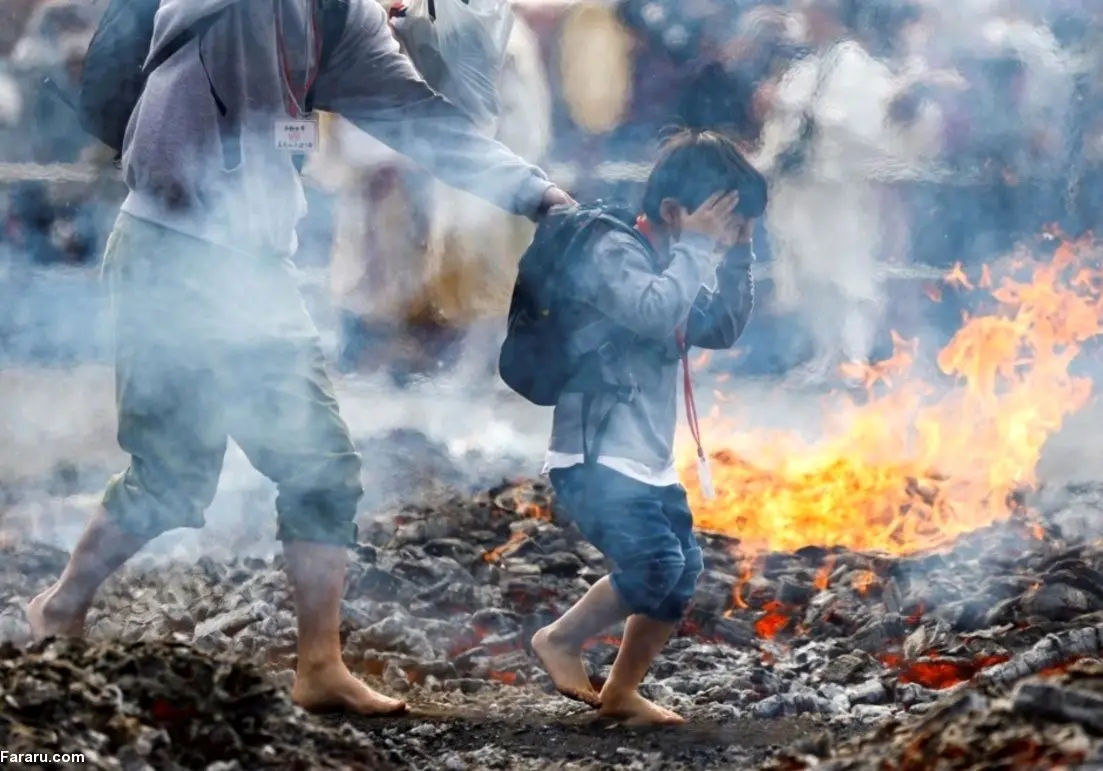 (ویدئو) راه رفتن روی آتش برای صلح در جهان