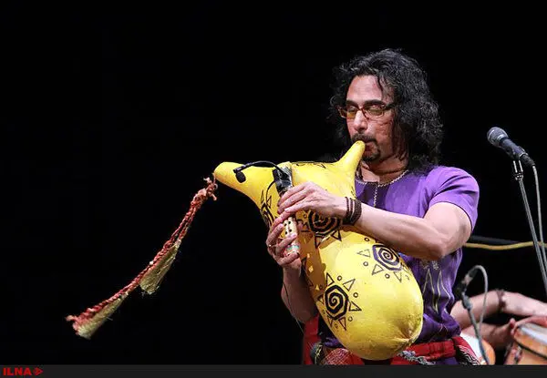 محسن شریفیان: موسیقی طلا یا دلار نیست که ارزش آن افزوده شود