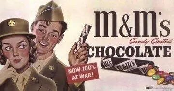 تصویر تبلیغ اسمارتیز M&M در طول جنگ دوم جهانی/ اسمارتیز جزو جیره‌ی غذایی ارتش آمریکا بود
