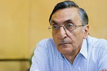 کامران فانی؛ نگهبان کتاب‌ها در خانه سالمندان
