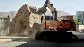 شهرداری گلپایگان، باروی دوره هخامنشی را تخریب کرد +ویدیو
