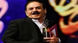 لحظه برخورد عمو رشید به تندیس جشن حافظ!
