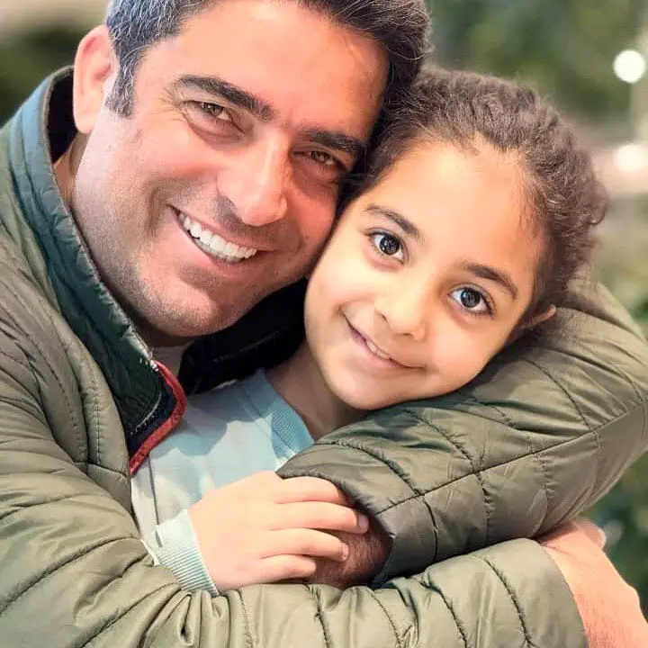 تصویر انیمه منوچهر هادی و دخترش سوفیا