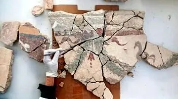 کشف ۴هزار قطعه‌ از یک نقاشی دیواری