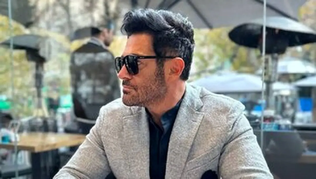سلفی محمدرضا گلزار با قیافه ای درهم رفته!
