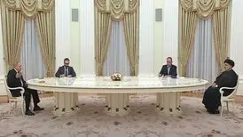 اشعار کنایه‌آمیز مجری تلویزیون خطاب به پوتین