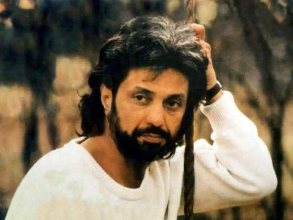 زنی که روی صورت داریوش اقبالی اسید پاشید، که بود؟
