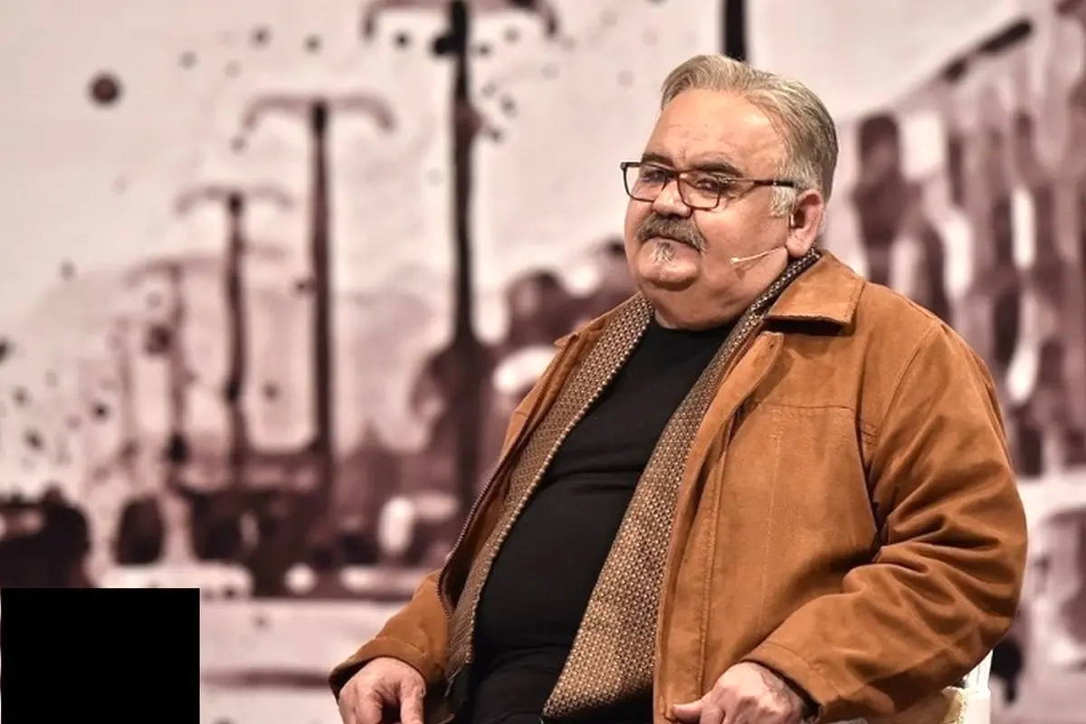 عکسی از اکبر عبدی و دخترش المیرا در یک تئاتر
