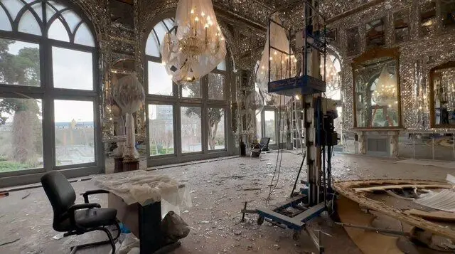 تصاویری از تجاوز هوایی به کاخ گلستان
