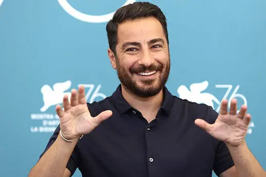 لباس شبه زنانه نوید محمدزاده دوباره جنجال جدید آفرید + فیلم