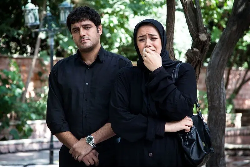 سکانسی از سریال آوای باران با بازی الهام چرخنده