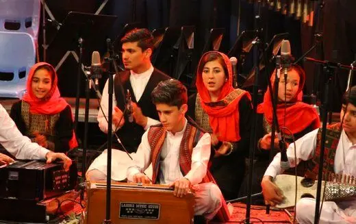 زندگی مخفیانه زنان هنرمند در افغانستان/ طالبان به هنر هم رحم نکرد؛ خوانندگی در افغانستان جرم است
