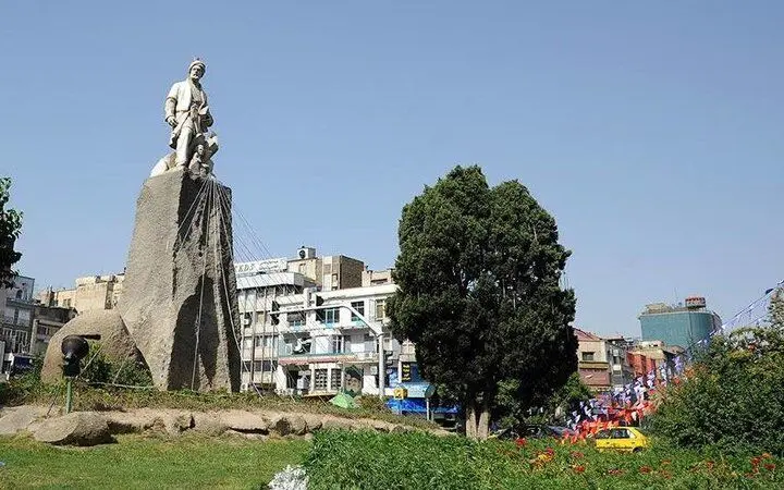 داستان پنج تندیس و سردیس فردوسی
