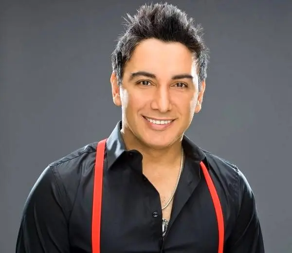 اجراى فاجعه شادمهر عقیلى در کنسرت آنتالیا/ویدیو