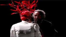 ماجرای فردی متهم به آزار و تعرض به ۲۱ نفر روی صحنه تئاتر