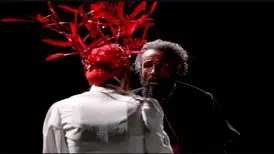 ماجرای فردی متهم به آزار و تعرض به ۲۱ نفر روی صحنه تئاتر