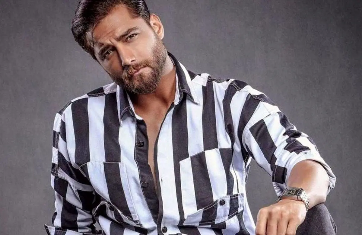 امیر مقاره: به حدی خانواده‌ام مذهبی است که ما در خانه تلویزیون نداریم