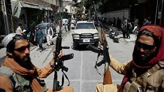 وضعیت رسانه‌ها و زنان افغانستان در یک‌سالگی ظهور طالبان؛ فعالیت ۲۱۹ رسانه متوقف شده است