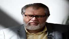 مجری شبکه افق: کرونا از قدیم بوده و علیه حج ساخته شده است!
