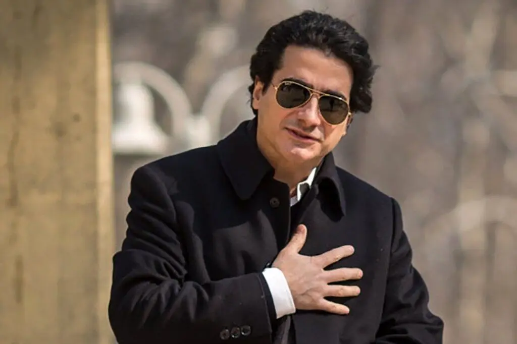 کنسرت همایون شجریان به مرداد رسید | تمدید ۱۳ اجرا در تیر و مرداد | زمان و ساعت دقیق سانس‌ها