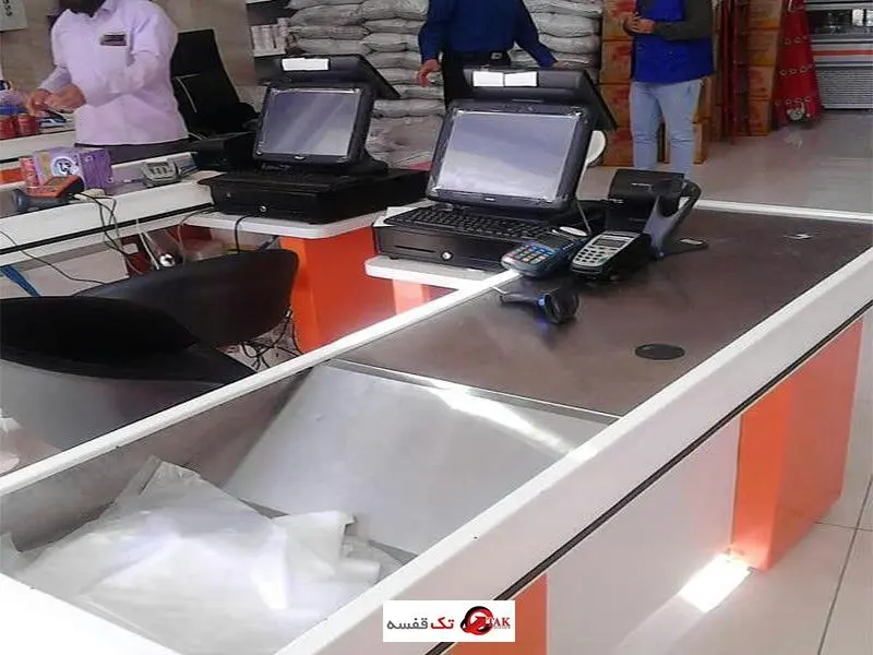 بررسی انواع میز چک اوت فروشگاهی