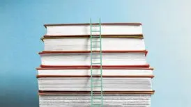 پشت صحنۀ جایزۀ بوکر: آیا رقابتی جنجالی می‌تواند ادبیات را نجات دهد؟