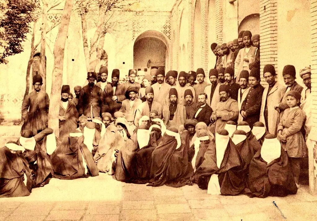 عکس | آگهی اجاره خانه‌ ویلایی در دوره قاجار