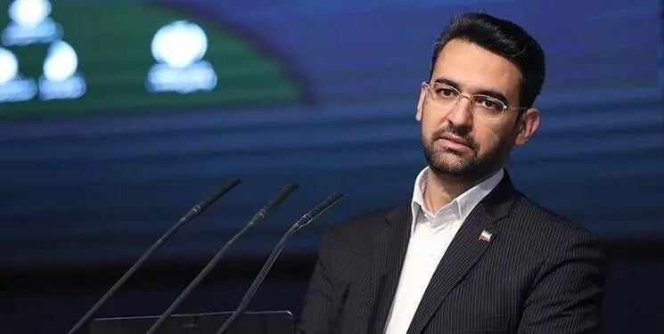 واکنش جالب آذری جهرمی به اختلال در فیس‌بوک