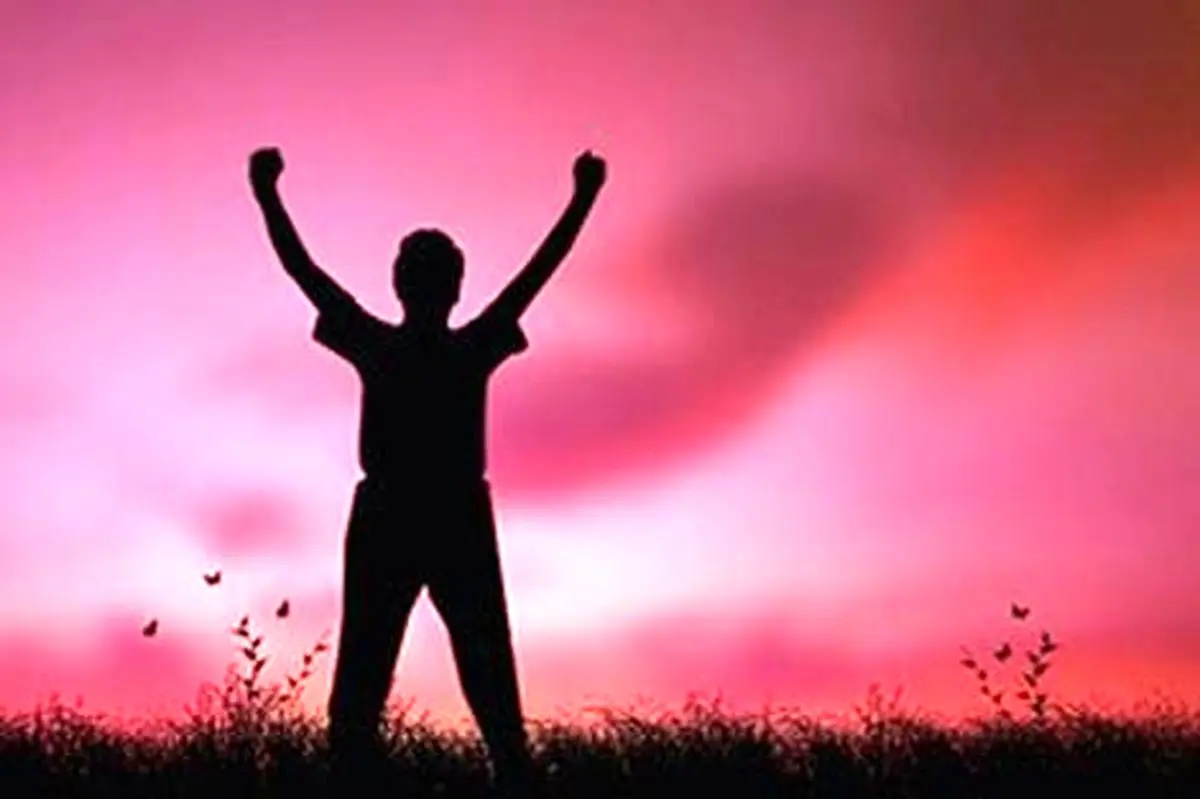 ۱۰ رفتار افرادی که عزت نفس پایینی دارند
