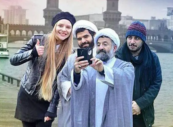 سلفی دو روحانی با جواد عزتی به آرژانتین رسید