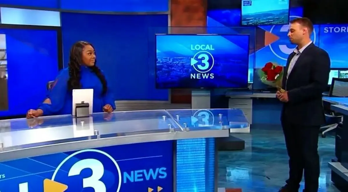 خواستگاری در برنامه زنده تلویزیونی
