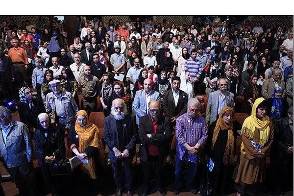 بازیگران در تئاتر شهر گردهم آمدند/ به نام تئاتر به کام موسیقی