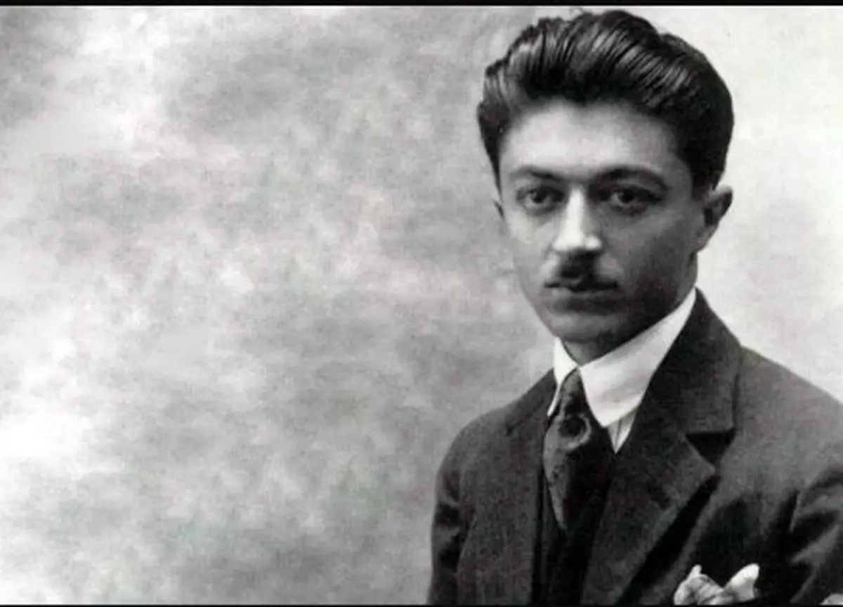 معرفی بهترین نویسندگان ایرانی: از صادق هدایت تا محمود دولت آبادی
