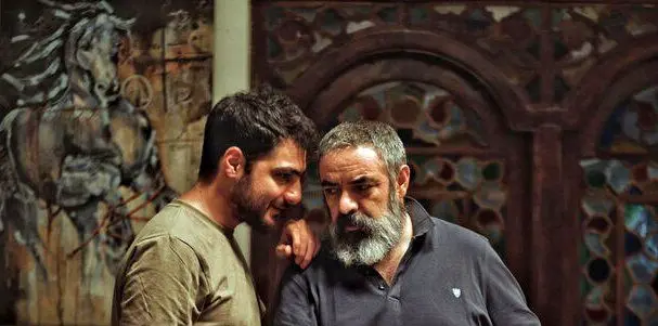 «استاد» جشنواره فیلم فجر را افتتاح می‌کند/ یک آغاز با چاشنی فرار