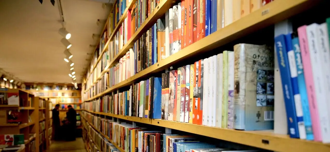 چرا کتاب با کاغذ دولتی همچنان قیمت بالایی دارد؟
