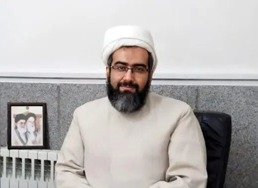 اجرای استندآپ‌کمدی توسط روحانیون تنزل روحانیت است
