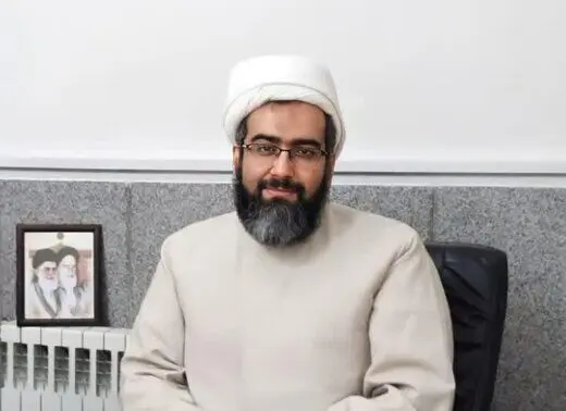 اجرای استندآپ‌کمدی توسط روحانیون تنزل روحانیت است
