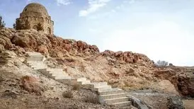 ماجرای قبرستانی در یزد که محل دفن عشاق است
