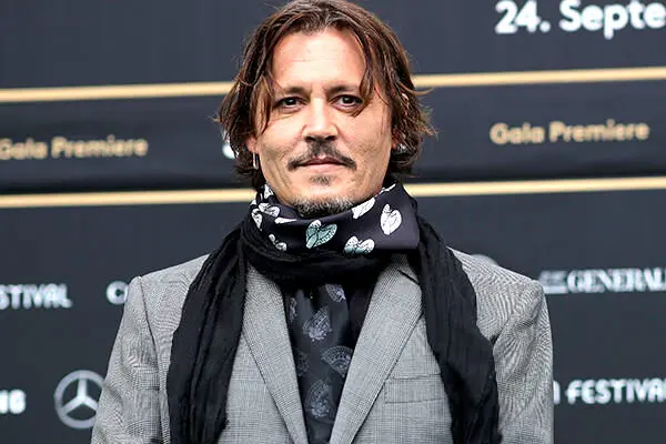 جانی دپ به جرم خشونت علیه زنان دستگیر نشده است/ دفاع سن سباستین از آقای سوپراستار