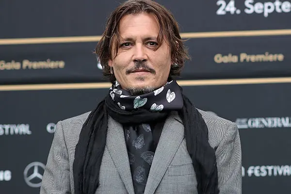 جانی دپ به جرم خشونت علیه زنان دستگیر نشده است/ دفاع سن سباستین از آقای سوپراستار