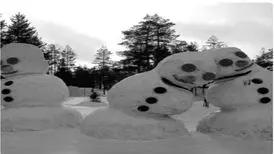 برف‌های قدیم آن چنان بود که میان انبوهی از سپیدی برف گم می‌شدیم