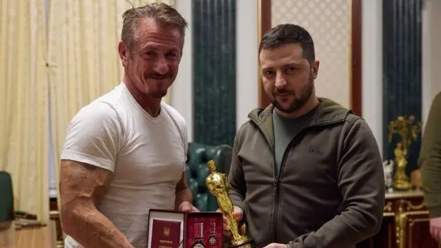 «شان پن» به رییس جمهور اوکراین اسکار داد!

