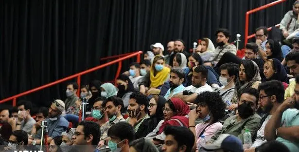 حضور بدون حجاب یک بازیگر باعث برکناری مدیر سینما لوتوس شد