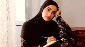 تیپ متفاوت بازیگر سریال نجلا در کاخ سعدآباد
